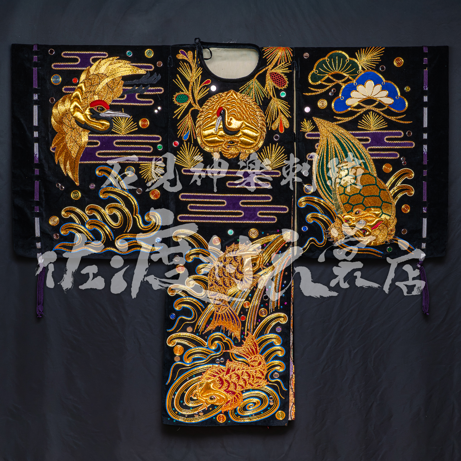 石見神楽で使われる豪華絢爛な衣裳_千早