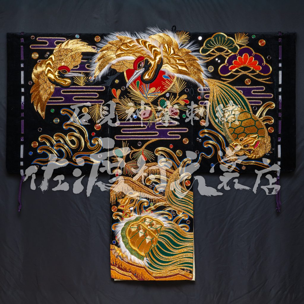 石見神楽で使われる豪華絢爛な衣裳_千早